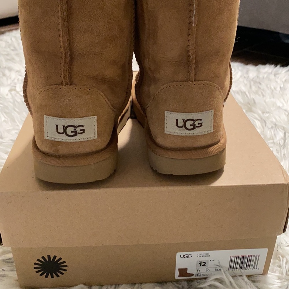 Chestnut Ugg’s - Picture 2 of 3
